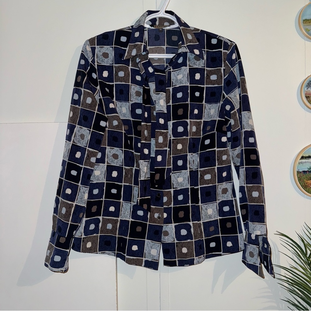 Essence Stylish Women's Checkered Blouse